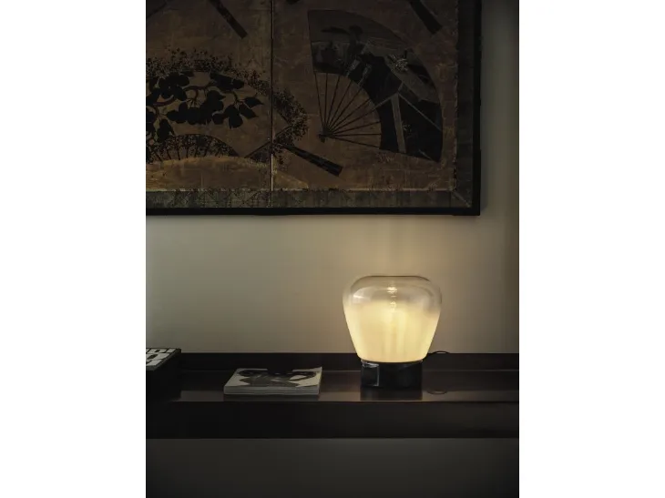 Lampada in vetro sfumato bianco e base in acciaio laccato Stone di Bontempi