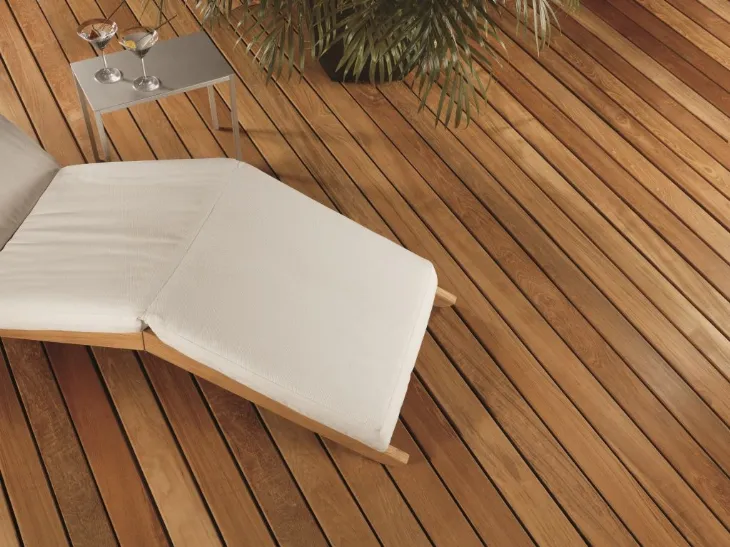 Parquet Decking per esterni in teak Asia di Milano Parquet