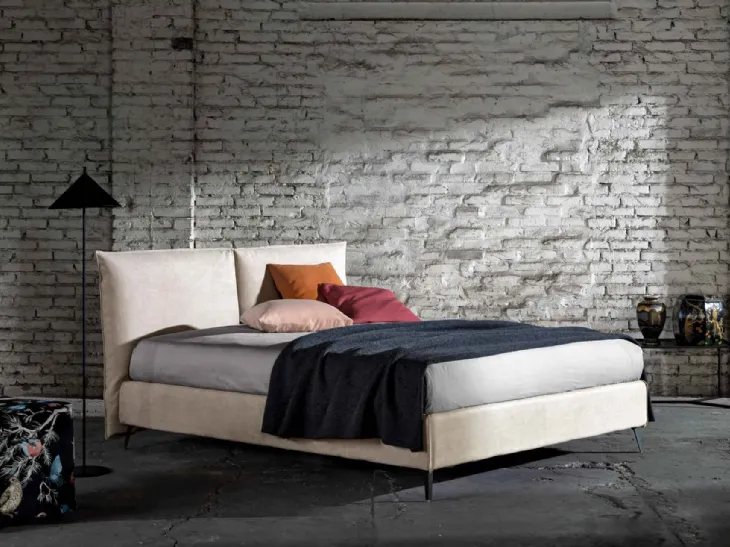 Letto con testiera imbottita Gaber di Veneran
