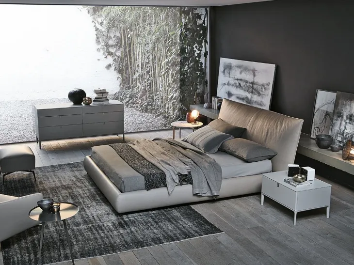 Letto imbottito e rivestito in pelle Suite di Alivar