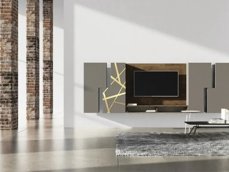 Parete Attrezzata sospesa in laccato opaco con inserti in bronzo graffiato e pannello per TV in legno Comp 17 di Voltan