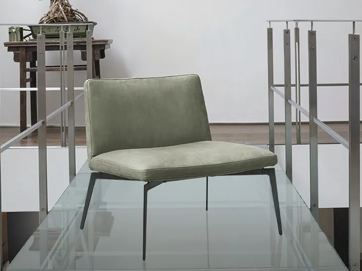 Poltroncina di design in pelle Flexa Lounge Chair 01 di Alivar