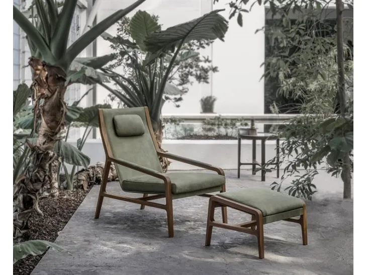 Poltroncina di design in pelle con struttura in legno Margot Relax di Alivar
