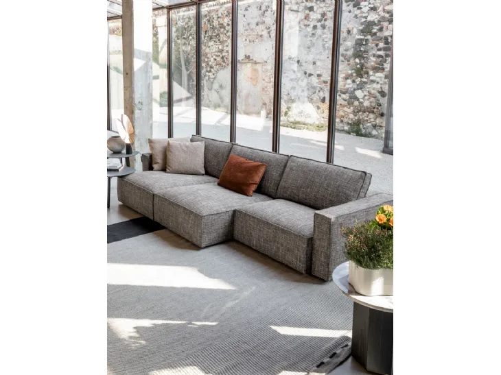 Divano lineare con sedute estraibili Genius Gold di Flexteam