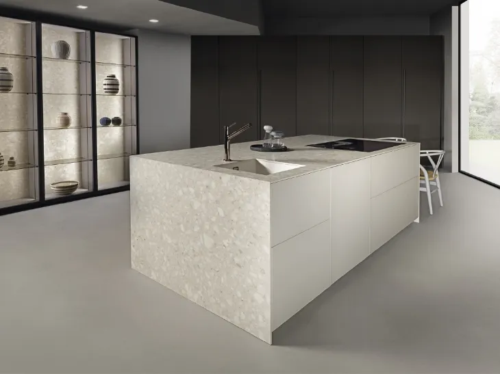 Cucina Design con isola Arena in laccato di Maistri