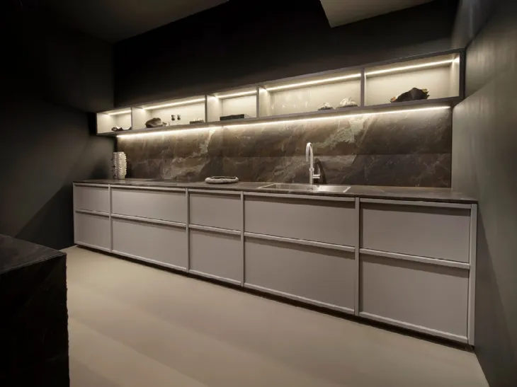Cucina Design lineare Arena Mass in laccato di Maistri