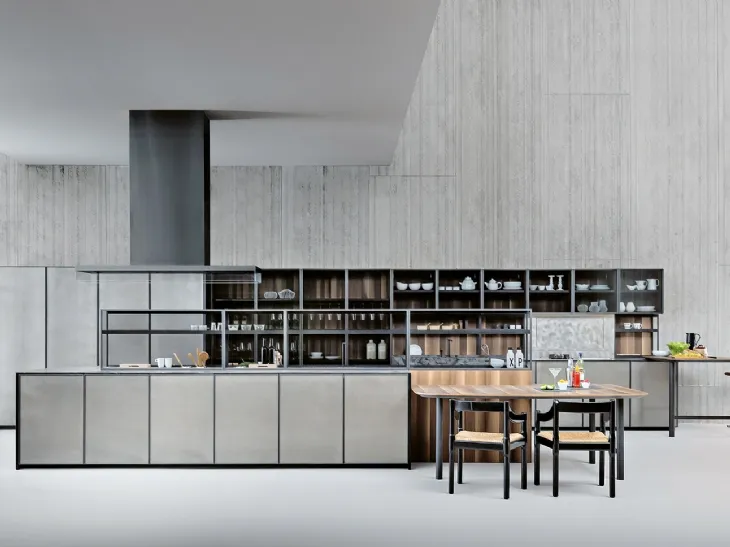 Cucina Design con isola XP 02 in vetro acidato di Zampieri Cucine