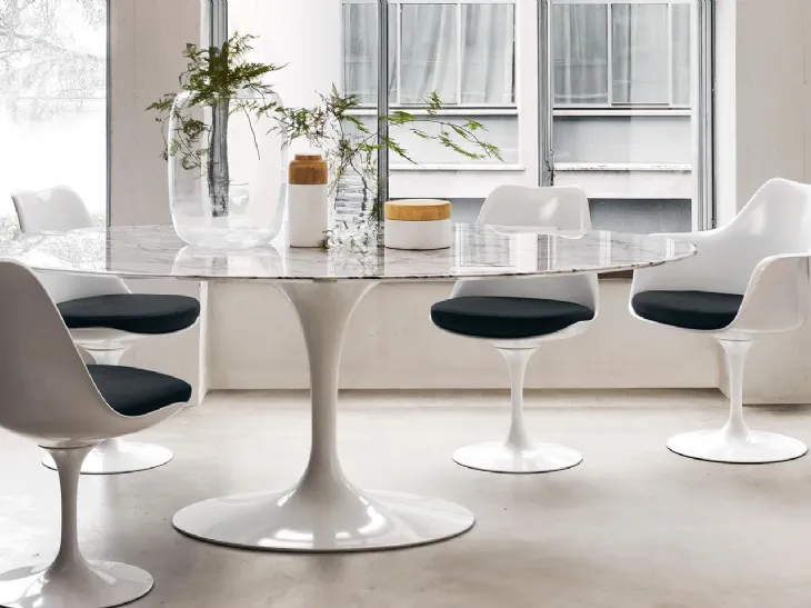 Sedia di design svasata Tulip di Alivar