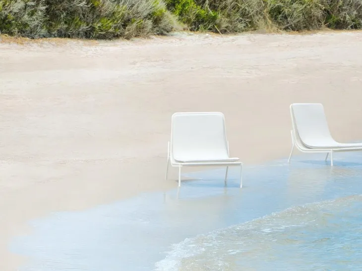 Poltroncina Baia in acciaio inox di Paola Lenti